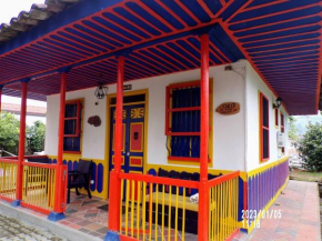 El Madrigal Cabin - Adorable 2-bedroom guesthouse
